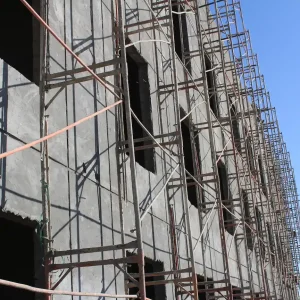Exterior access scaffolding provided by Palo Alto Scaffolding Rental for building repairs.