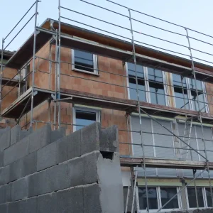 Residential scaffold installation by Palo Alto Scaffolding Rental for safe exterior home construction access.